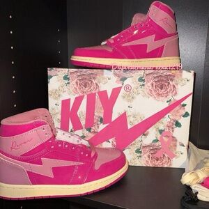 Kiy Studios “Breast Cancer Awareness” High Men Size 7